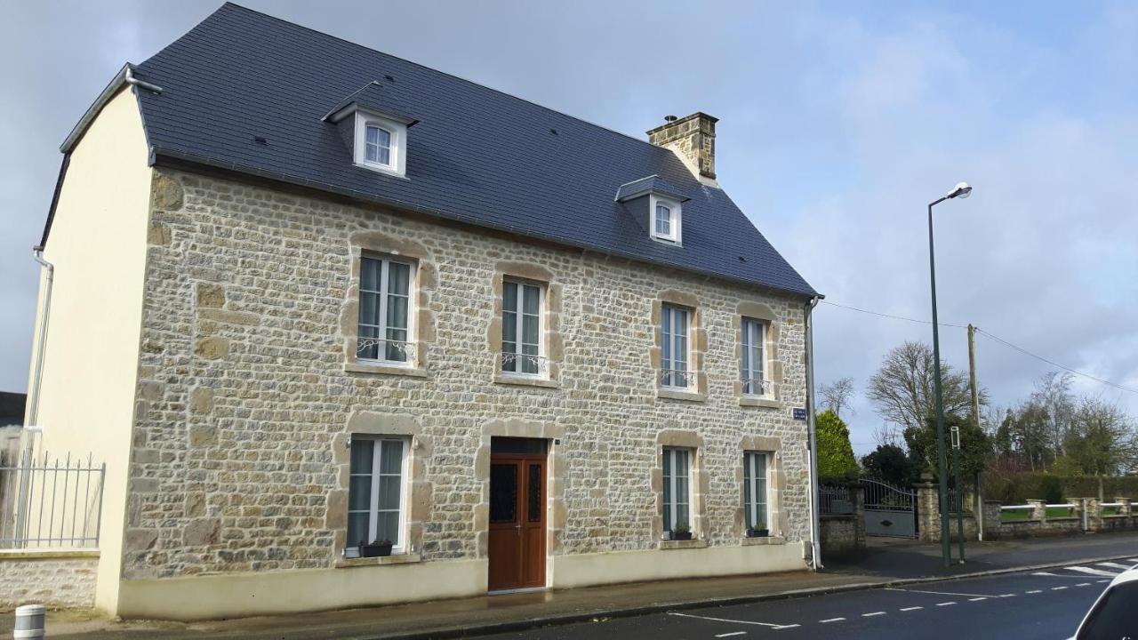 Chambres D'Hotes Et Table D'Hotes- Valentine 44 Sainte-Mere-Eglise Exterior photo