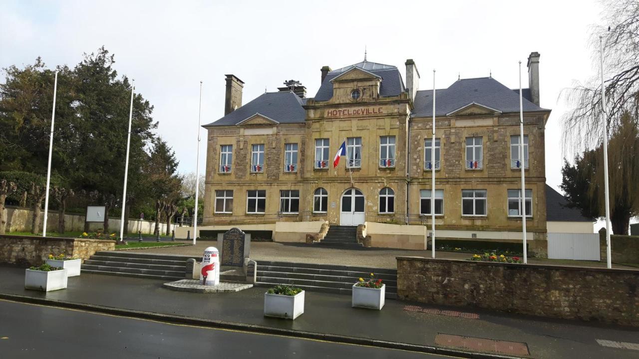 Chambres D'Hotes Et Table D'Hotes- Valentine 44 Sainte-Mere-Eglise Exterior photo